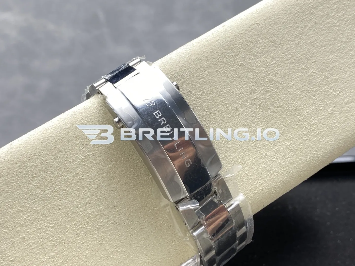 Breitling Superocean A17376211L2A1 44mm Turquoise Sunburst Dial White Inner Minute Track Black Ceramic Bezel Replica Strap And Clasp
