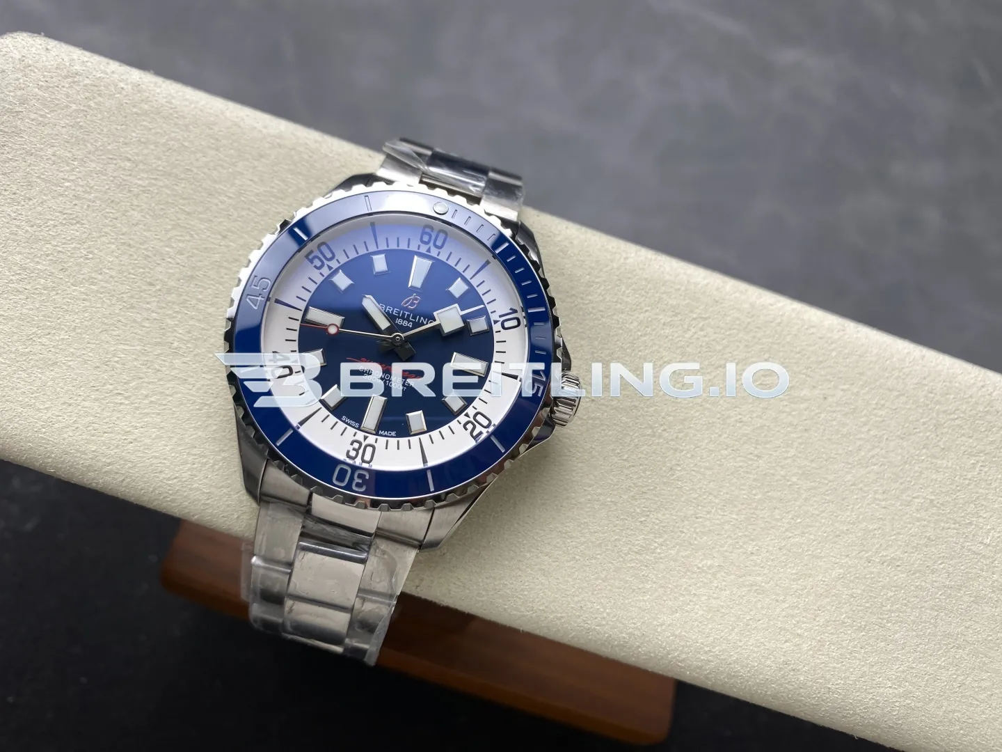 Breitling Superocean A17375E71C1A1 42mm Deep Blue Sunburst Dial White Inner Minute Track Blue Ceramic Bezel Replica Side View 2
