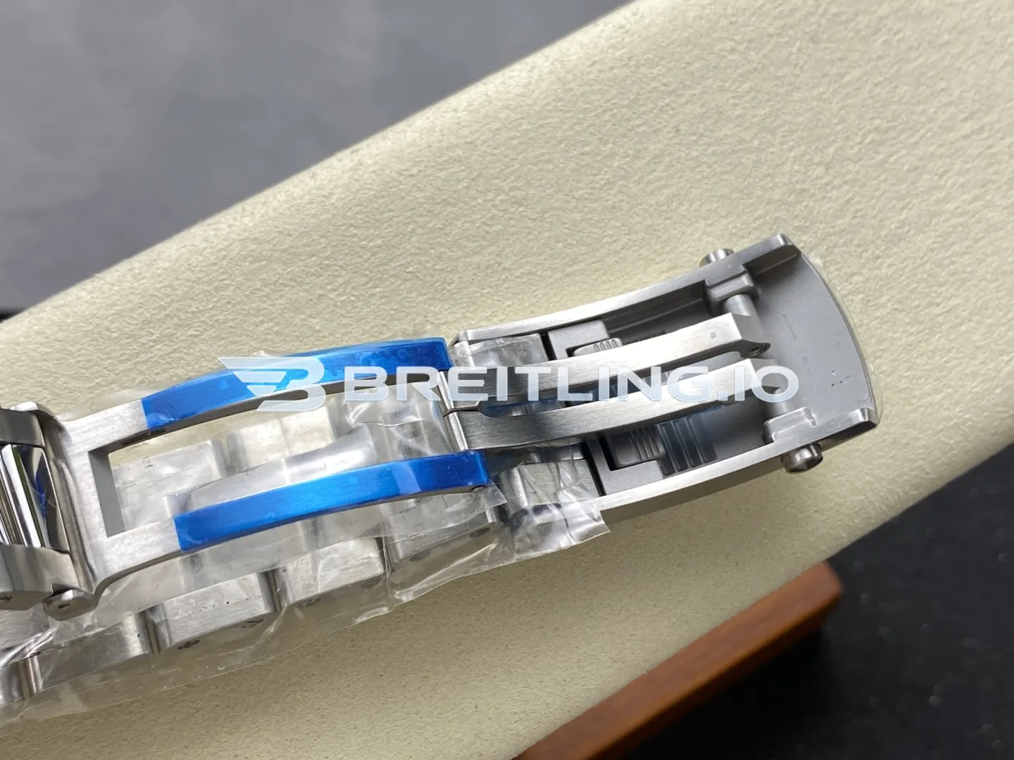 Breitling Superocean A17376211L2A1 44mm Turquoise Sunburst Dial White Inner Minute Track Black Ceramic Bezel Replica Clasp