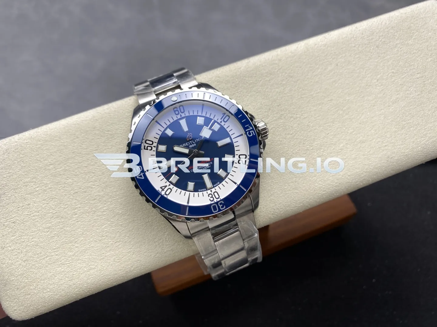 Breitling Superocean A17375E71C1A1 42mm Deep Blue Sunburst Dial White Inner Minute Track Blue Ceramic Bezel Replica Side View 1