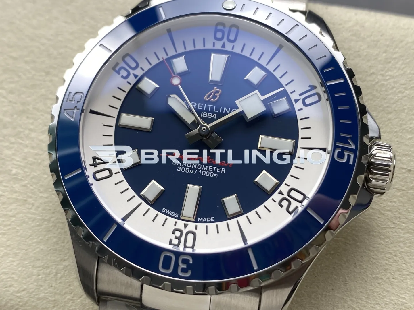 Breitling Superocean A17375E71C1A1 42mm Deep Blue Sunburst Dial White Inner Minute Track Blue Ceramic Bezel Replica Dial Detail 2