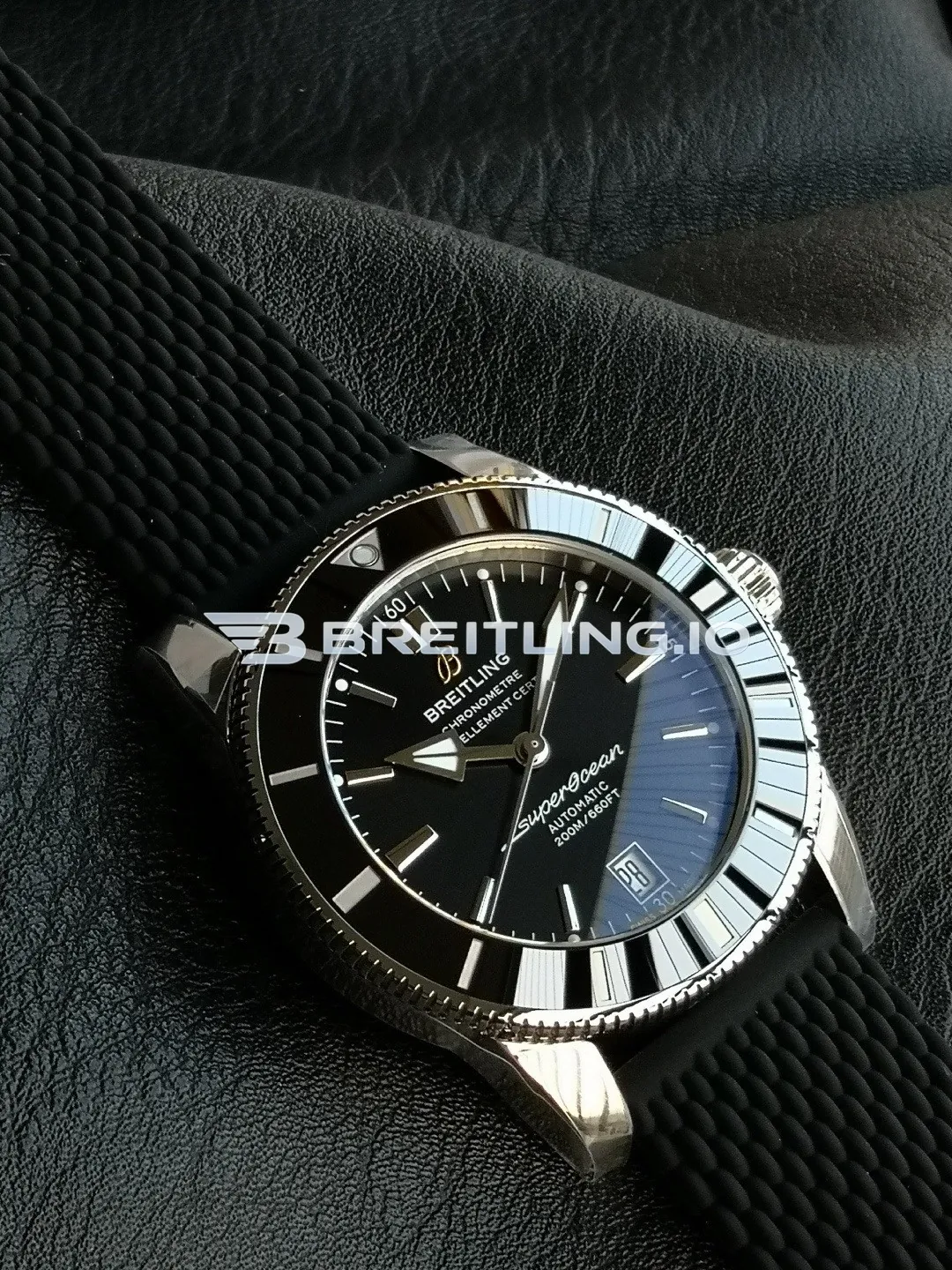 Breitling Superocean Heritage AB2030121B1S1 44mm Matte Black Sunburst Dial Brushed Stainless Steel Black Ceramic Bezel Replica Dial Detail 4