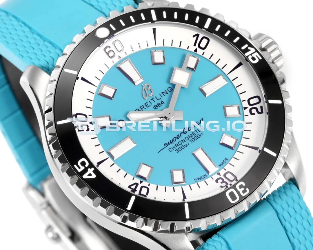 Breitling Superocean A17376211L2S2 44mm Bright Sky Blue Dial White Inner Minute Track Gloss Black Ceramic Bezel Replica Dial Detail 1
