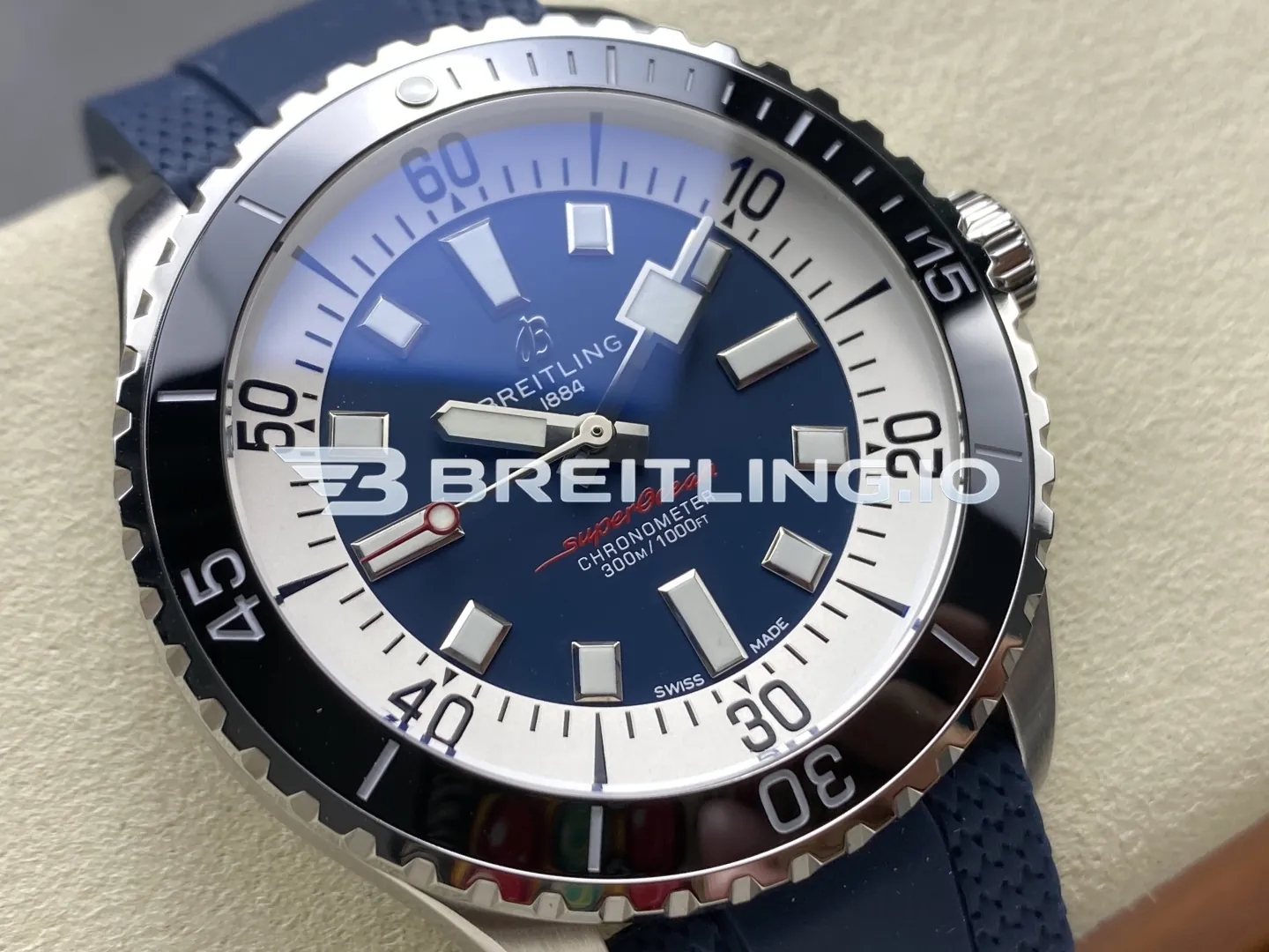 Breitling Superocean A17376211C1S1 44mm Deep Navy Blue Sunburst Dial White Inner Minute Track Black Ceramic Bezel Replica Dial Detail 1