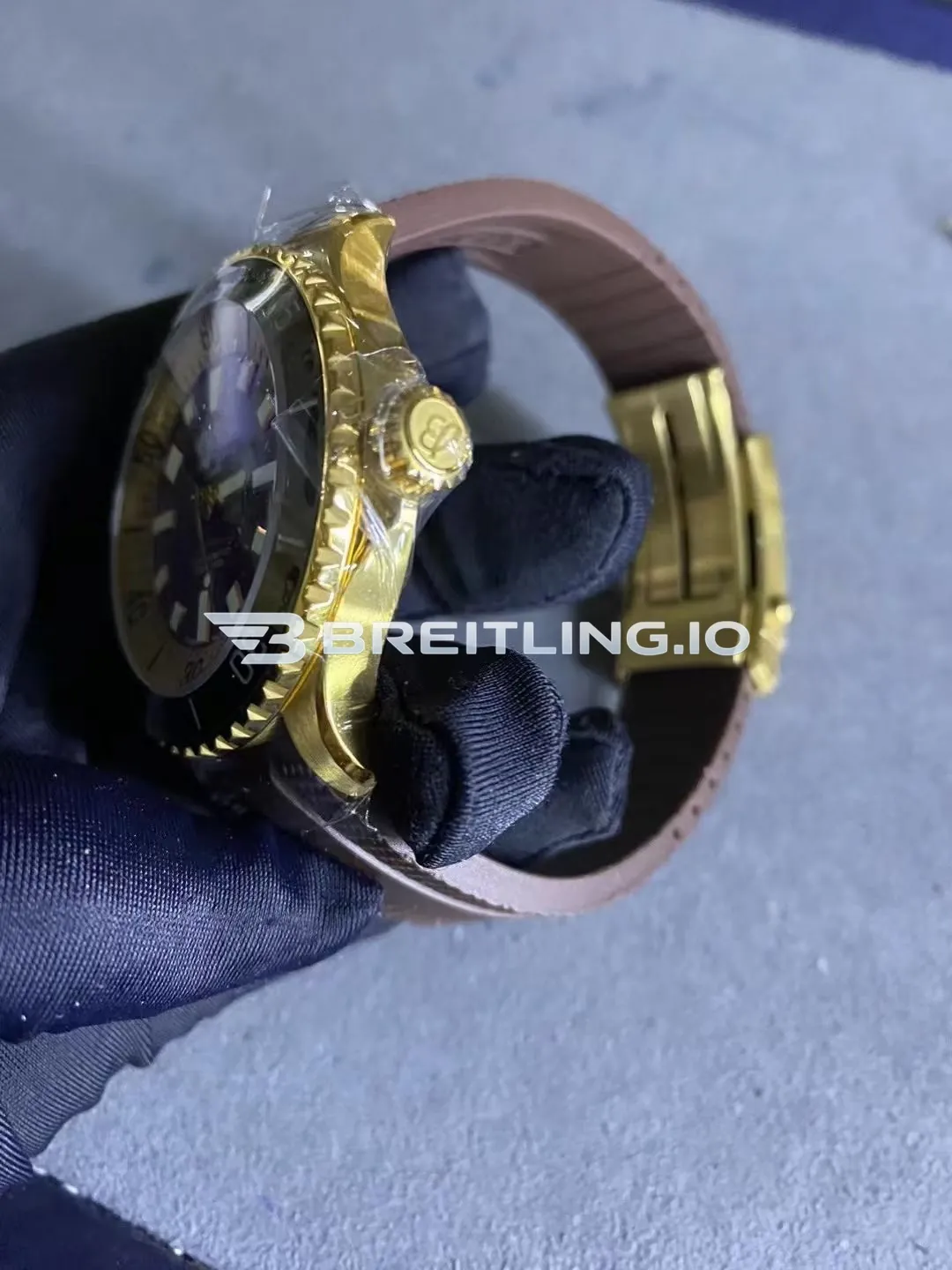Breitling Superocean N17376201Q1S1 44mm Chocolate Brown Sunburst Dial Solid Black Ceramic Bezel Replica Right View