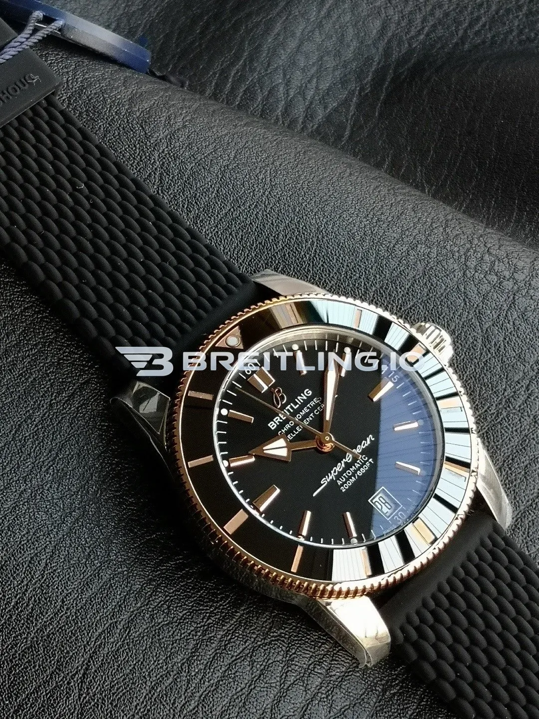 Breitling Superocean Heritage B20 UB2010121B1S1 42mm Black Sunburst Dial Two-Tone Rose Gold & Steel Bezel Replica Dial Detail 2