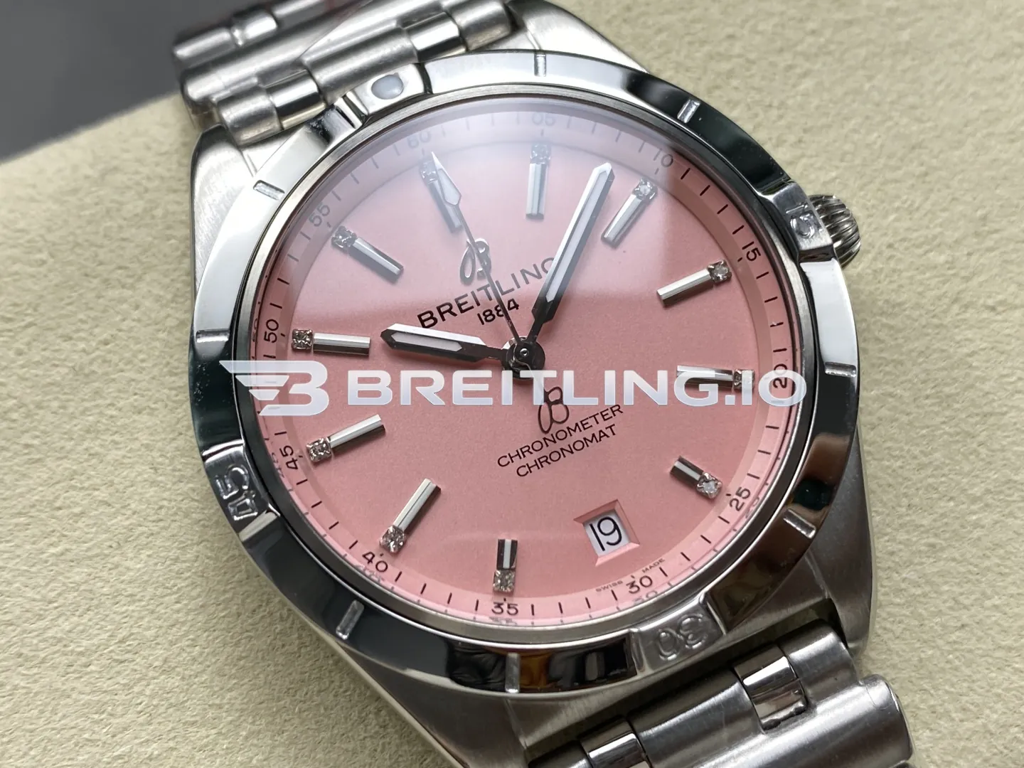 Breitling Chronomat A77310101K1A1 32mm Soft Pink Sunburst Dial Polished Stainless Steel Bezel Replica Dial Detail 1
