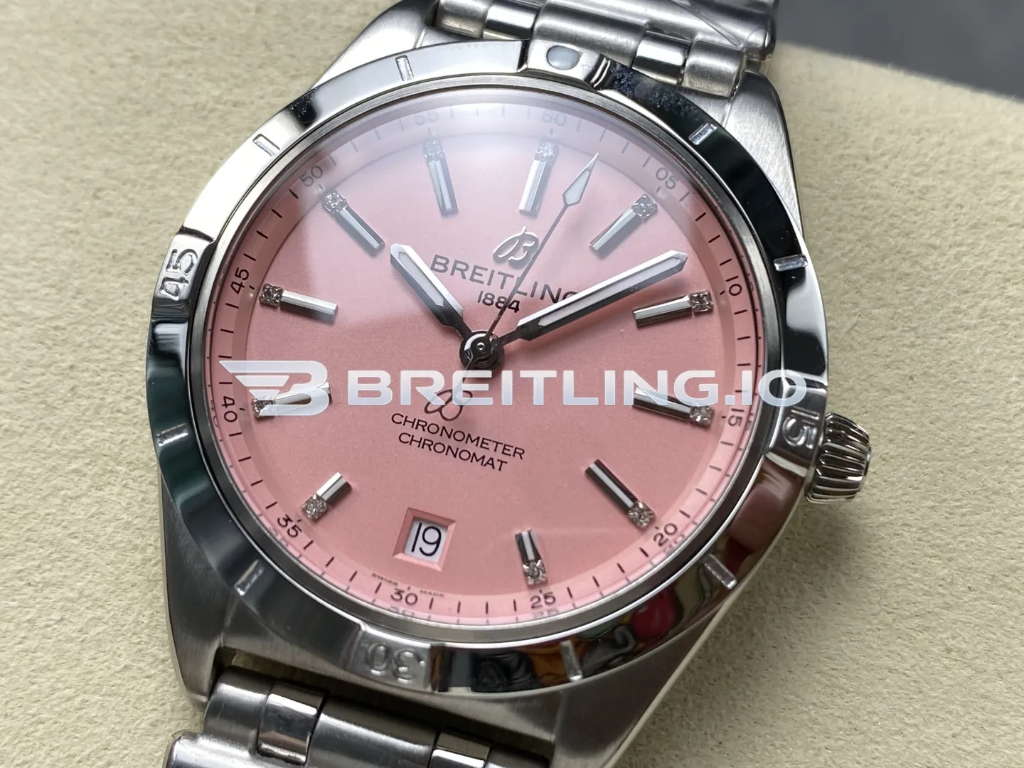 Breitling Chronomat A77310101K1A1 32mm Soft Pink Sunburst Dial Polished Stainless Steel Bezel Replica Dial Detail 2