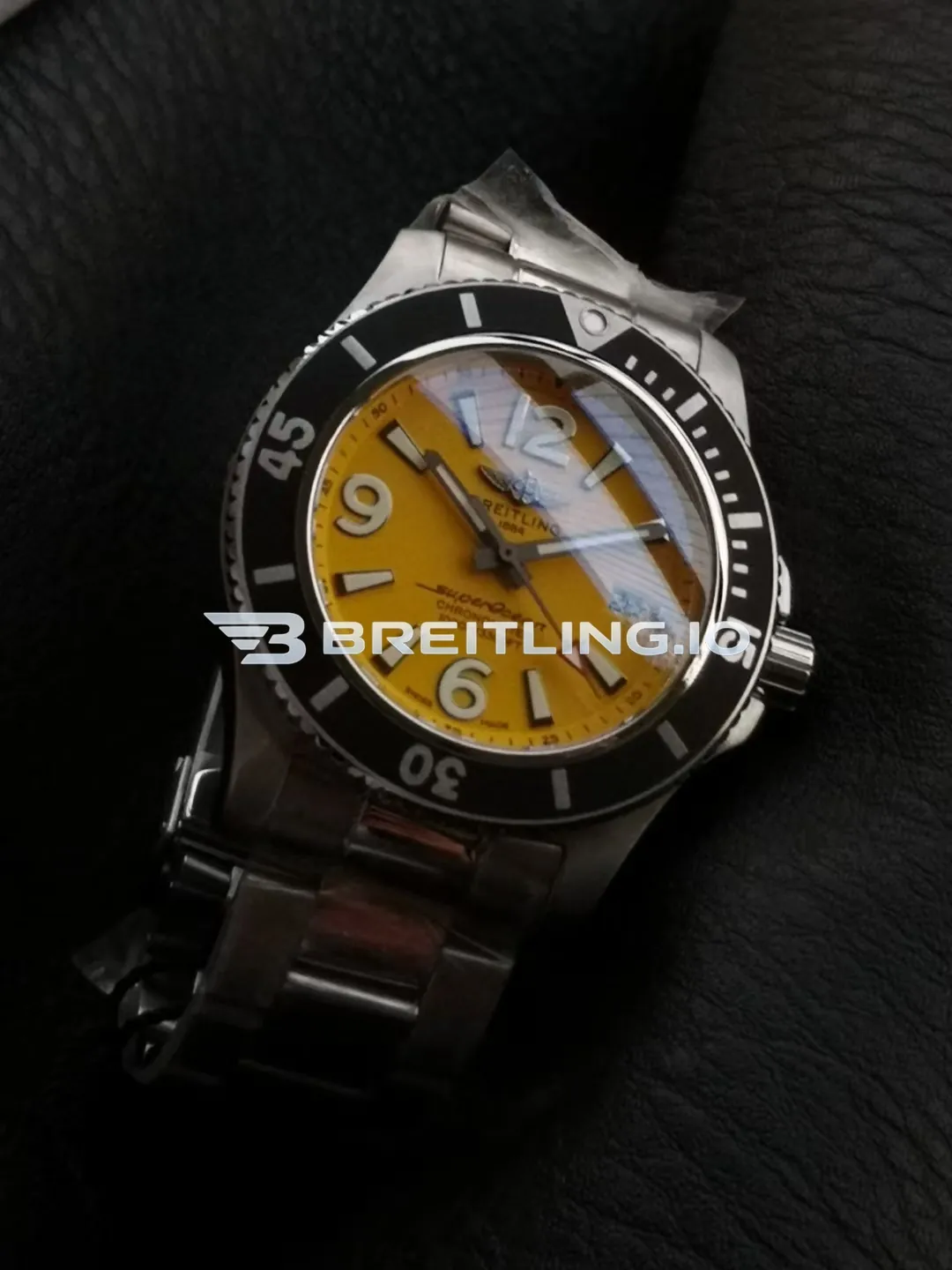 Breitling Superocean A17367021I1A1 44mm Bright Yellow Dial Black DLC Coated Stainless Steel Diving Bezel Replica Dial Detail 2