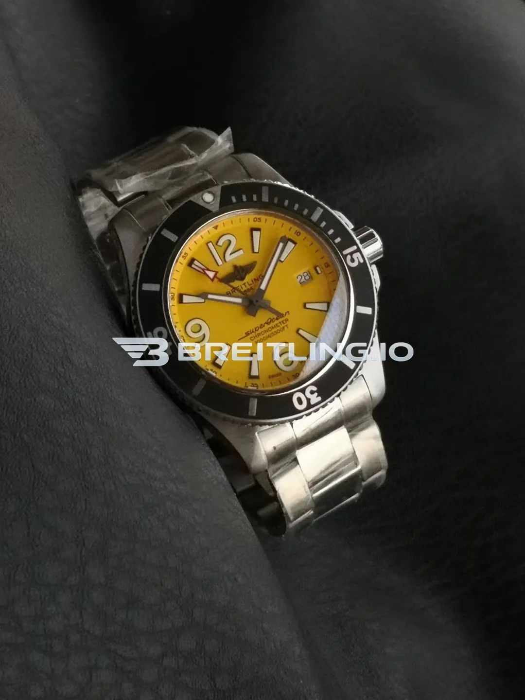 Breitling Superocean A17367021I1A1 44mm Bright Yellow Dial Black DLC Coated Stainless Steel Diving Bezel Replica Dial Detail 1