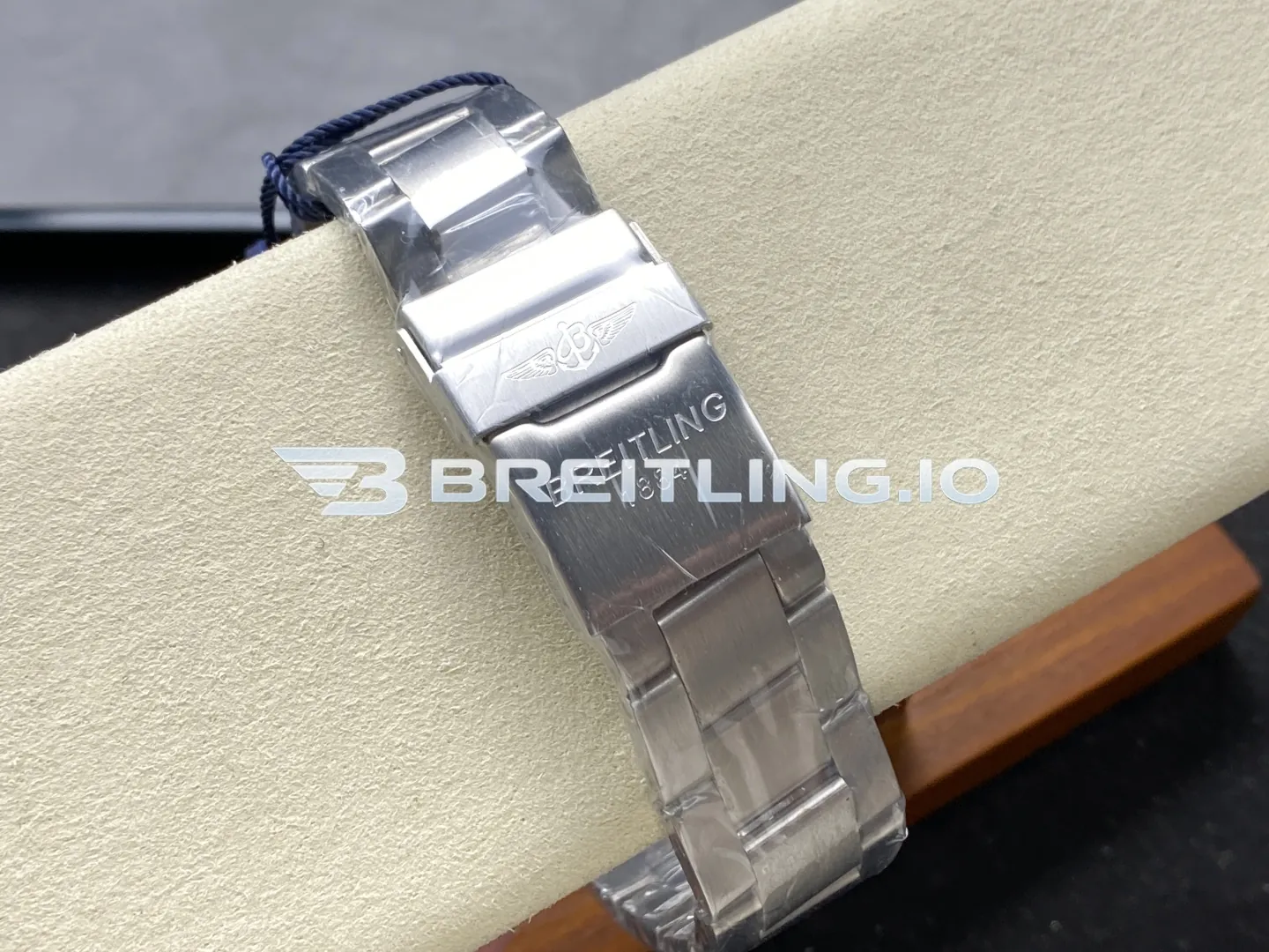 Breitling Navitimer AB3521U01G1A1 43mm Silver Sunburst Worldtimer Dial Slide Rule Bezel Replica Strap And Clasp