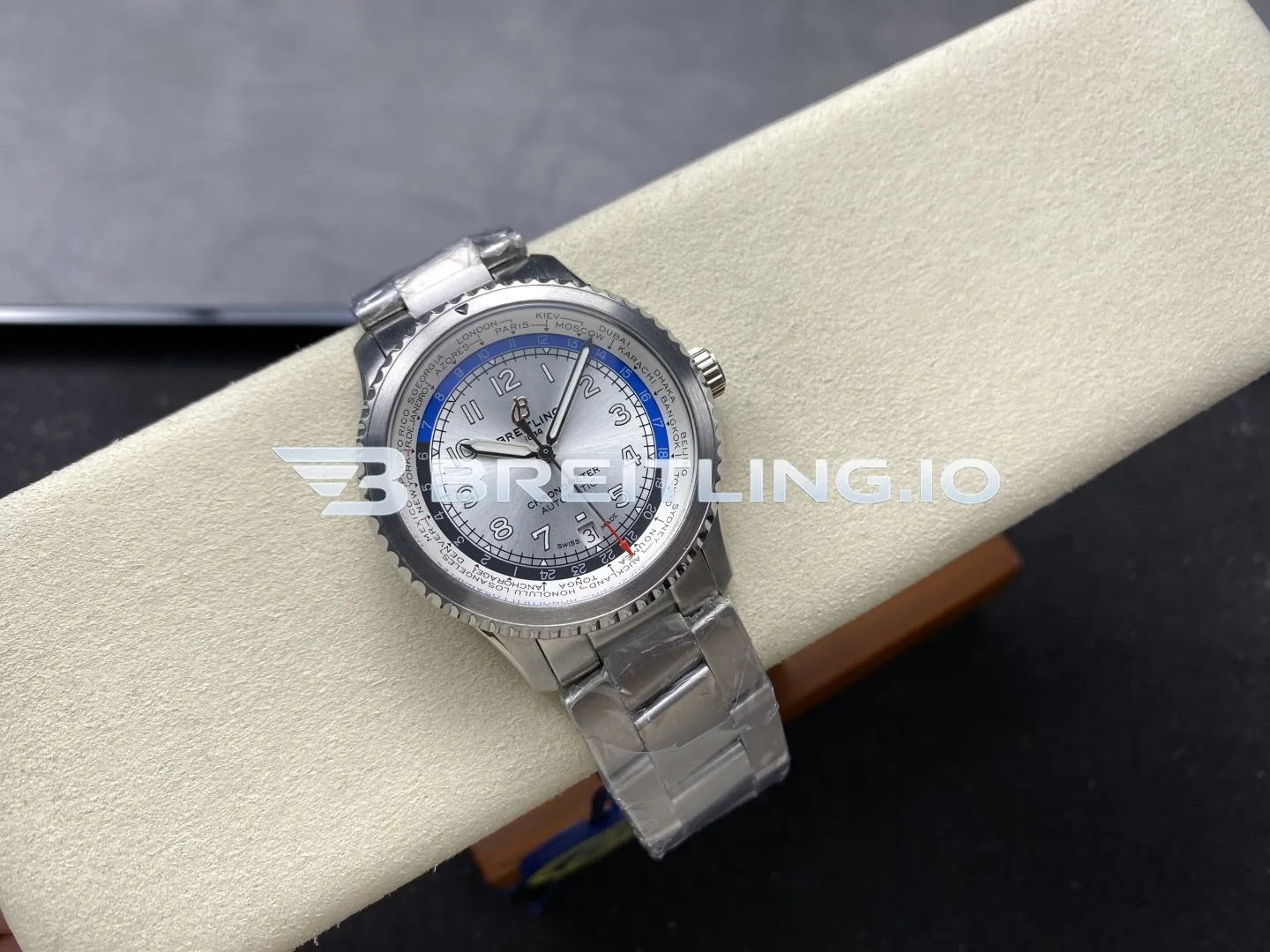 Breitling Navitimer AB3521U01G1A1 43mm Silver Sunburst Worldtimer Dial Slide Rule Bezel Replica Side View 1