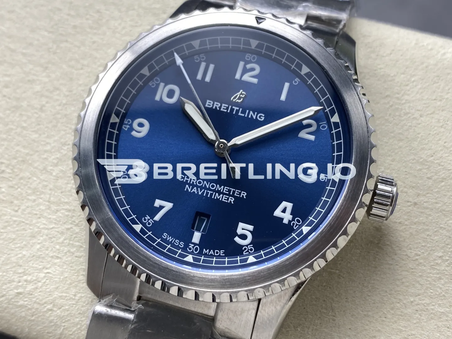 Breitling Navitimer A17315101C1A1 41mm Deep Blue Sunburst Single Date Dial Beaded Fluted Slide Rule Bezel Replica Dial Detail 2