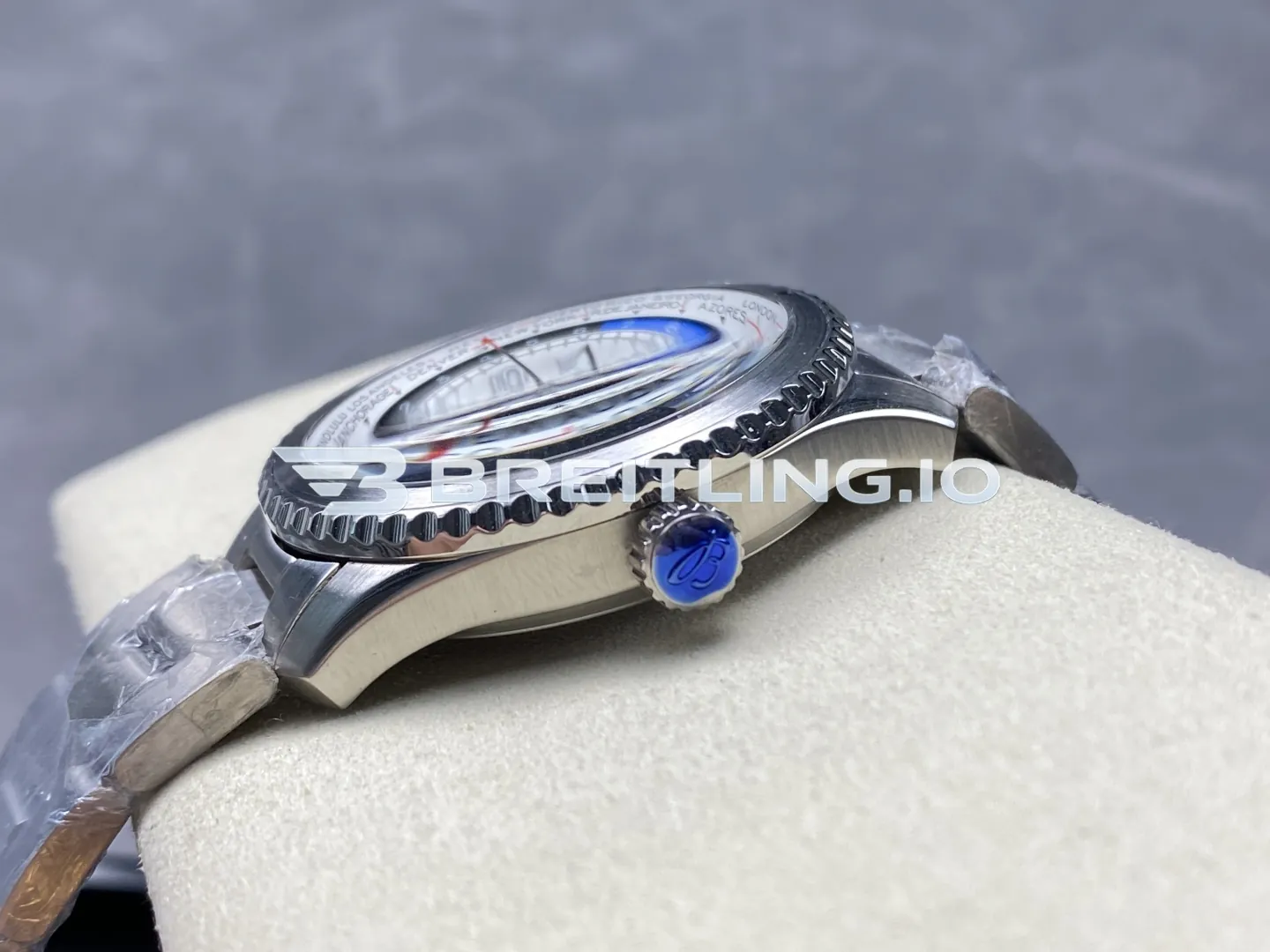 Breitling Navitimer AB3521U01G1A1 43mm Silver Sunburst Worldtimer Dial Slide Rule Bezel Replica Right View