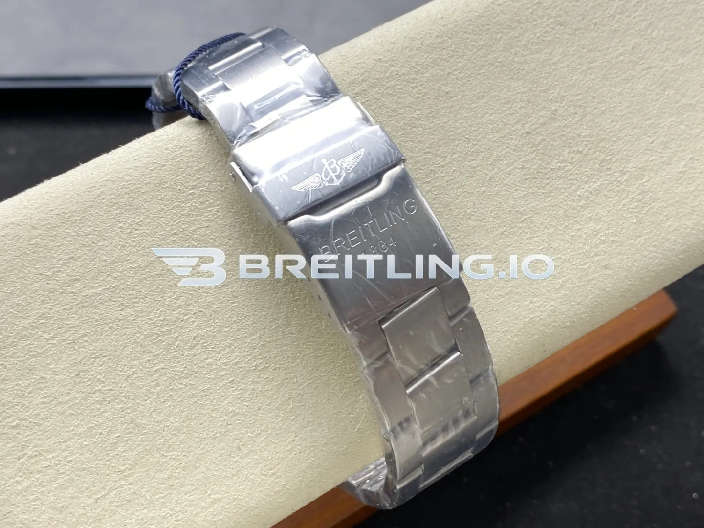 Breitling Navitimer A17315101C1A1 41mm Deep Blue Sunburst Single Date Dial Beaded Fluted Slide Rule Bezel Replica Strap And Clasp