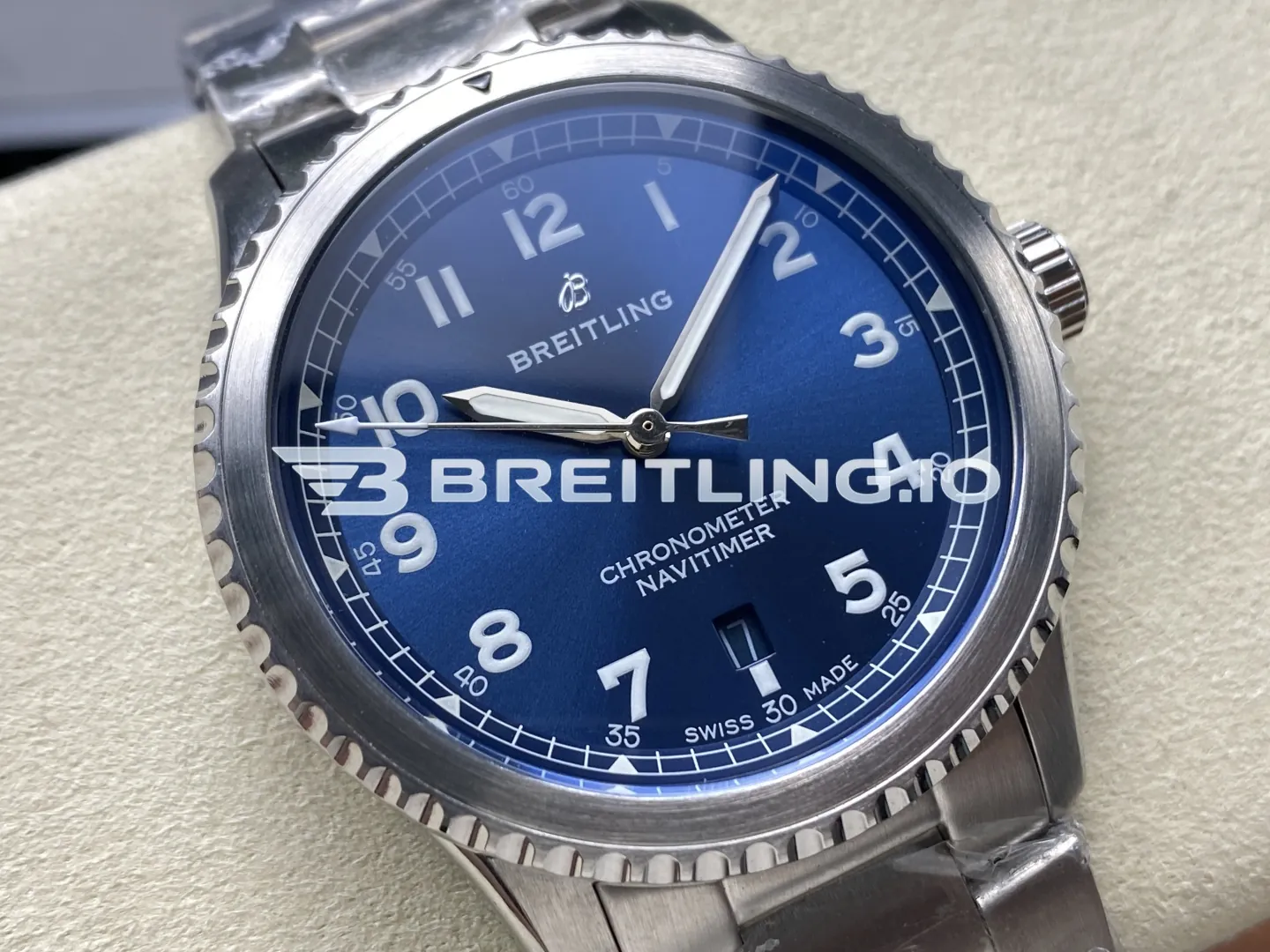 Breitling Navitimer A17315101C1A1 41mm Deep Blue Sunburst Single Date Dial Beaded Fluted Slide Rule Bezel Replica Dial Detail 1