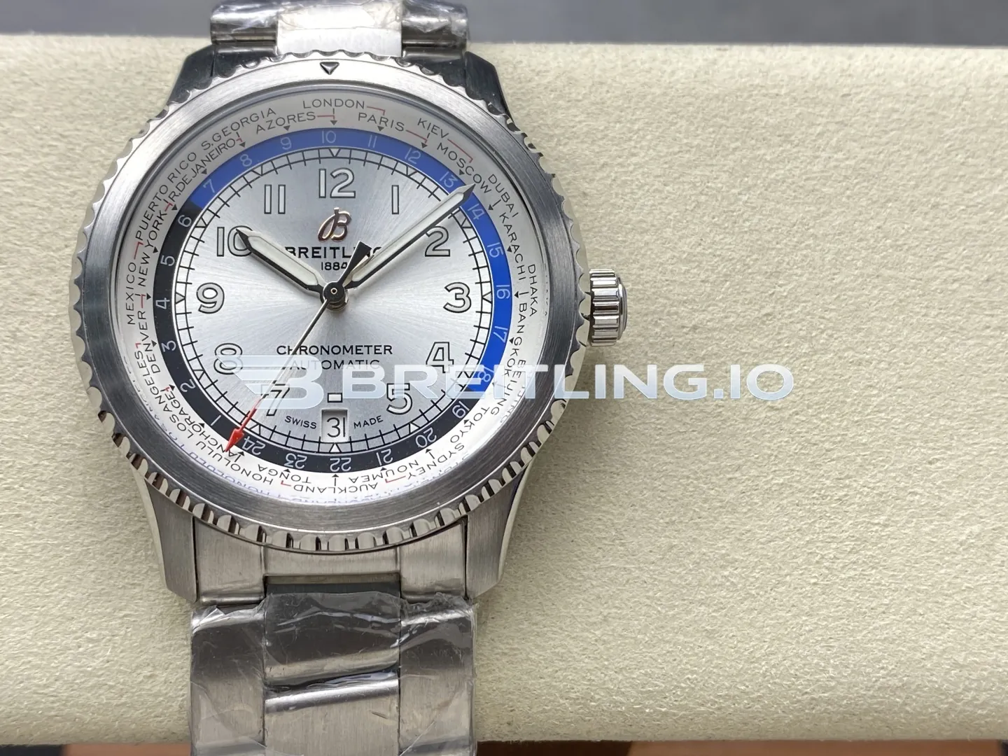 Breitling Navitimer AB3521U01G1A1 43mm Silver Sunburst Worldtimer Dial Slide Rule Bezel Replica Front View