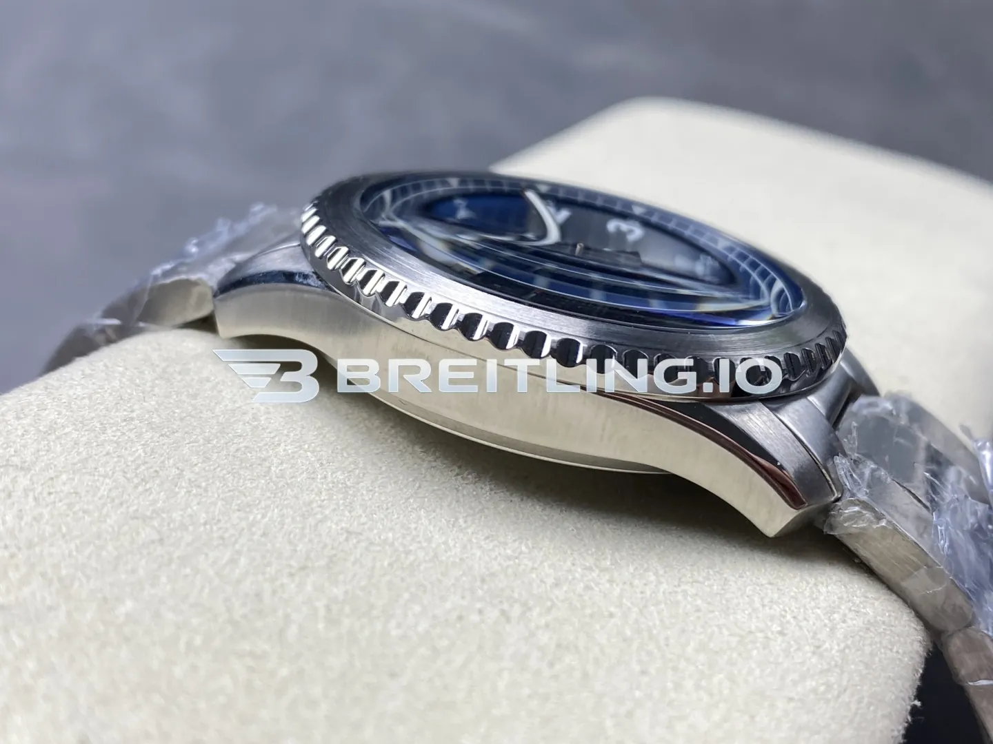 Breitling Navitimer A17315101C1A1 41mm Deep Blue Sunburst Single Date Dial Beaded Fluted Slide Rule Bezel Replica Left View