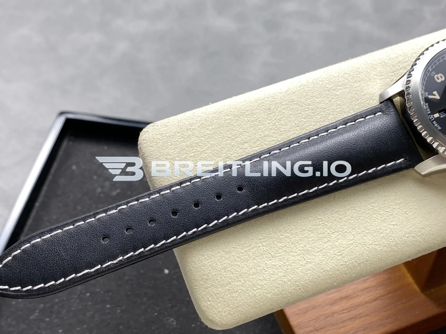 Breitling Navitimer A17315101B1X1 41mm Matte Black Vintage Gold Luminous Dial Polished Stainless Steel Bezel Replica Strap