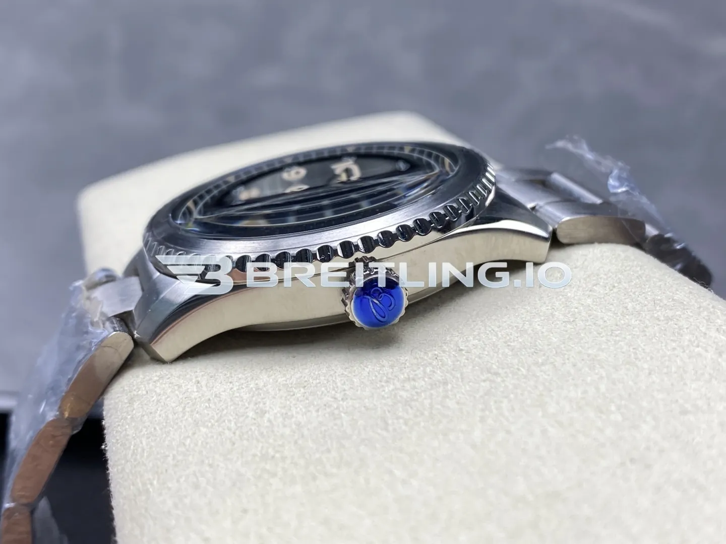 Breitling Navitimer A17315101B1A1 41mm Matte Black Dial Brushed Polished Stainless Steel Bezel Replica Right View