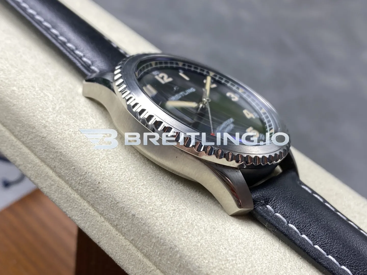Breitling Navitimer A17315101B1X1 41mm Matte Black Vintage Gold Luminous Dial Polished Stainless Steel Bezel Replica Left View