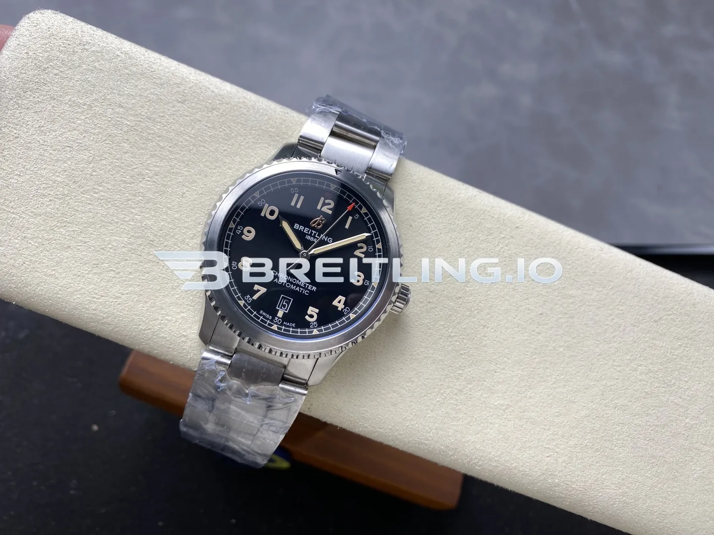 Breitling Navitimer A17315101B1A1 41mm Matte Black Dial Brushed Polished Stainless Steel Bezel Replica Side View 2