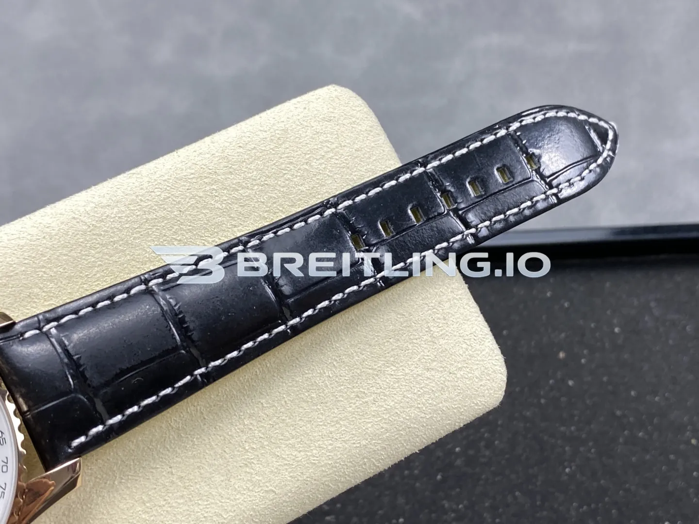 Breitling Navitimer B01 Chronograph RB0138211B1P1 43mm Matte Black Dial 18K Rose Gold Case Replica Strap