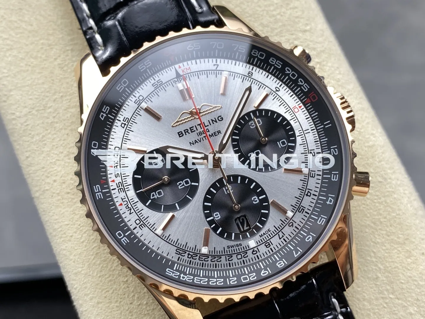 Breitling Navitimer B01 Chronograph RB0137241G1P1 46mm Silver Sunburst Dial 18K Rose Gold Case Replica Dial Detail 1