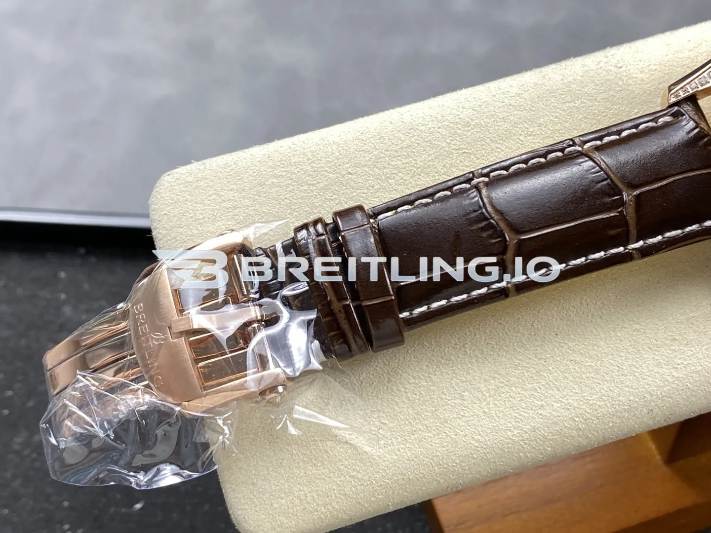Breitling Navitimer RB0139631G1P1 41mm White Dial Diamond Bezel 18K Rose Gold Brown Leather Automatic Chronograph Replica Strap And Clasp