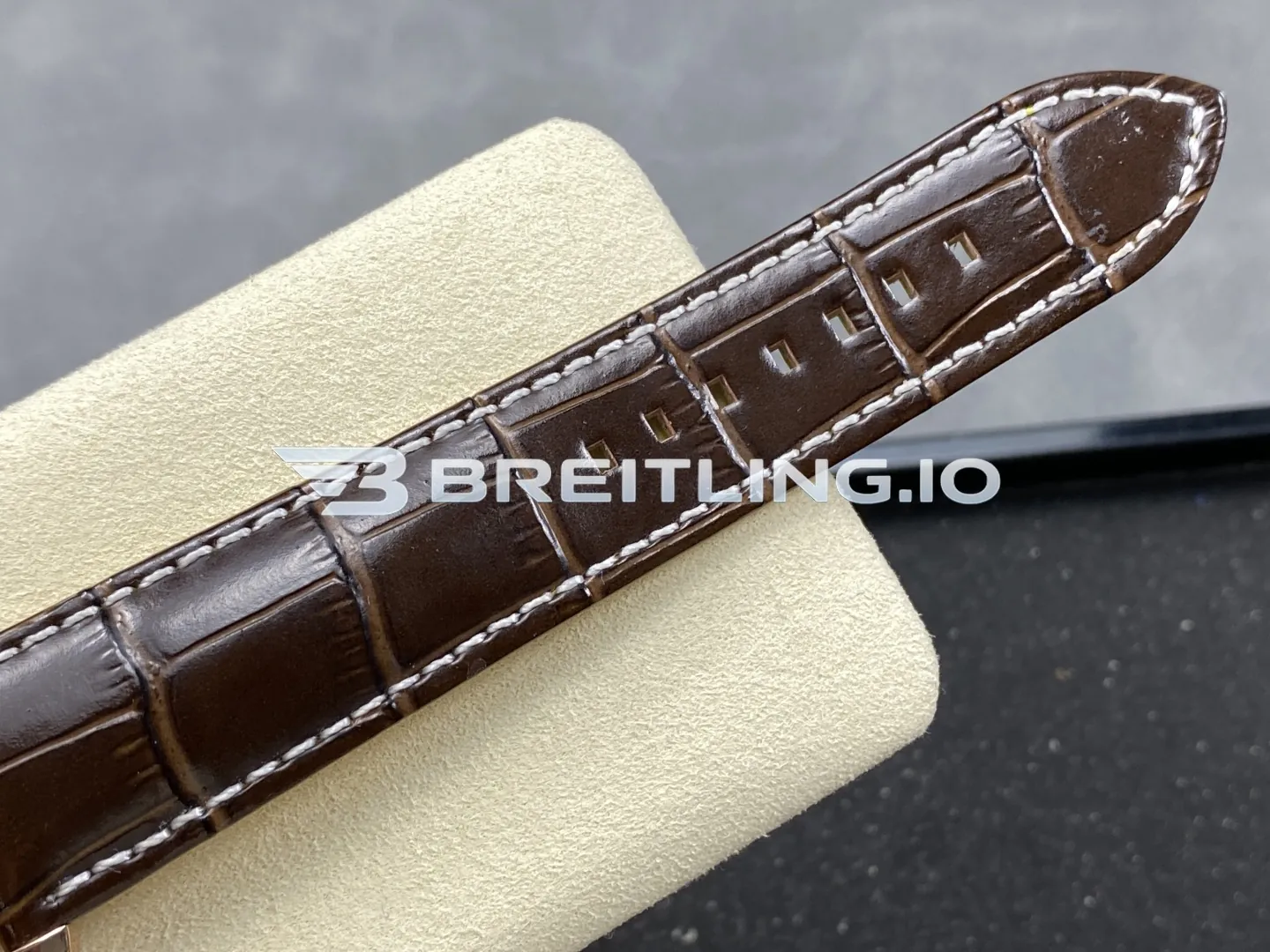 Breitling Navitimer B01 RB0139211G1P1 41mm White Dial 18K Rose Gold Brown Leather Replica Strap