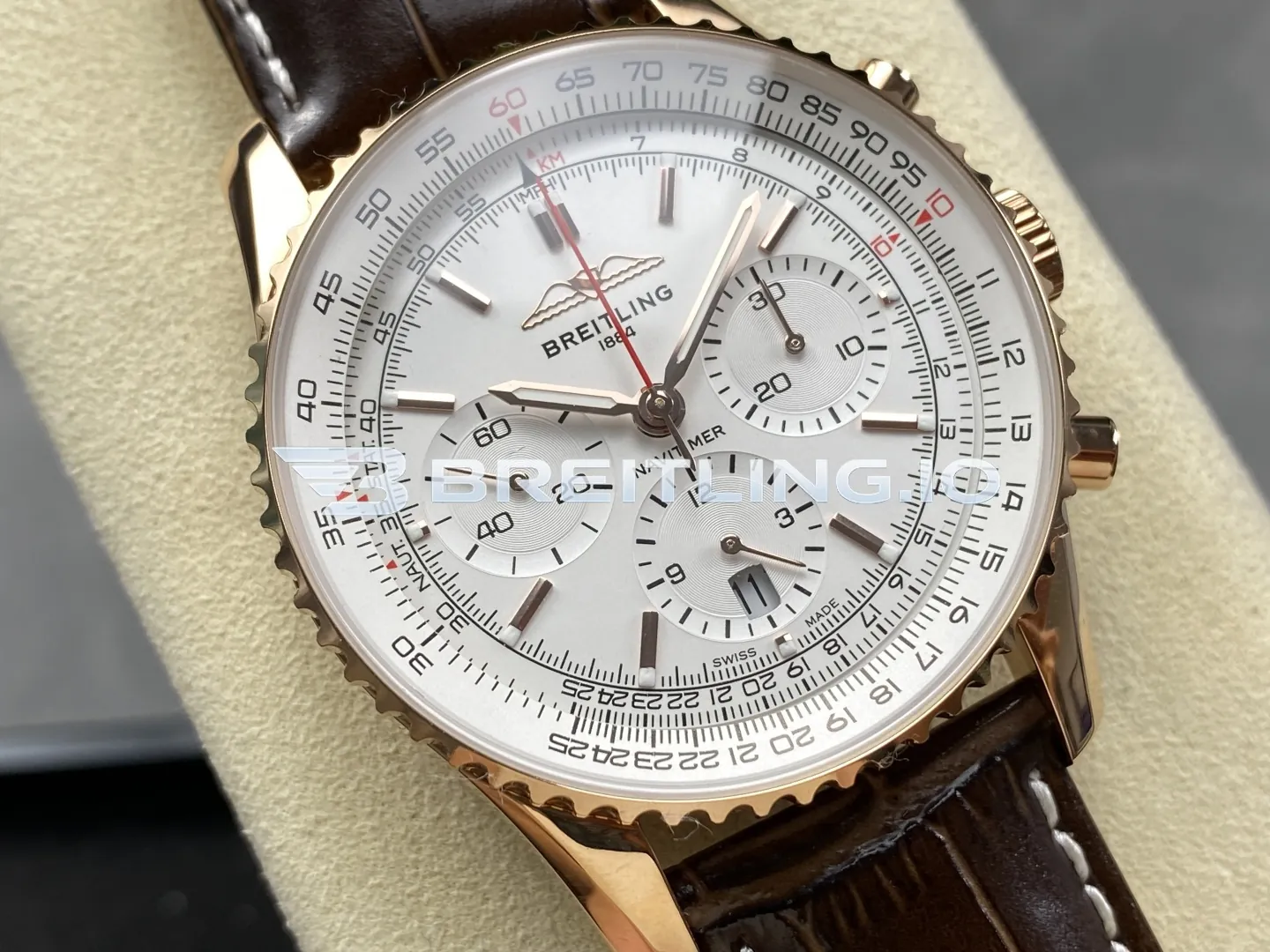 Breitling Navitimer B01 RB0139211G1P1 41mm White Dial 18K Rose Gold Brown Leather Replica Dial Detail 1