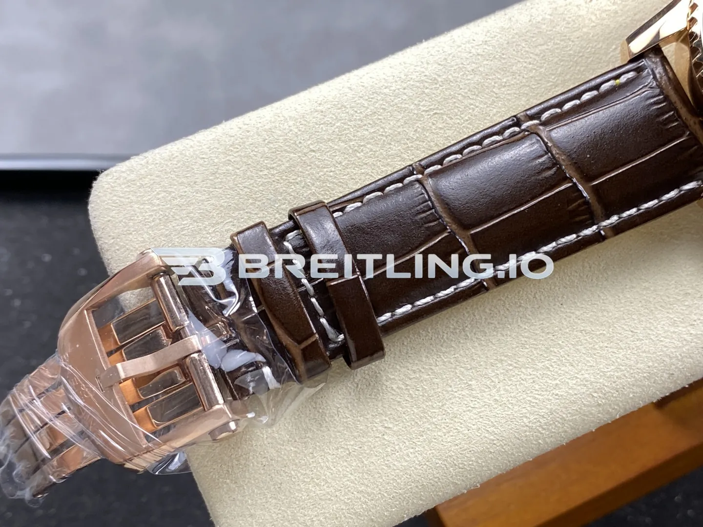 Breitling Navitimer B01 RB0139211G1P1 41mm White Dial 18K Rose Gold Brown Leather Replica Strap And Clasp