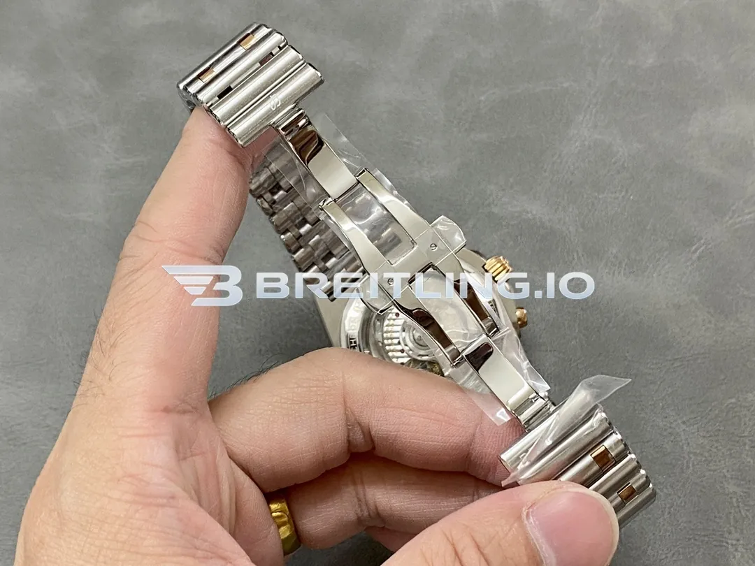 Breitling Chronomat B01 42 UB0134101B1U1 Charcoal Gray Dial Two-Tone 18K Rose Gold Steel Bezel Chronograph Replica Clasp