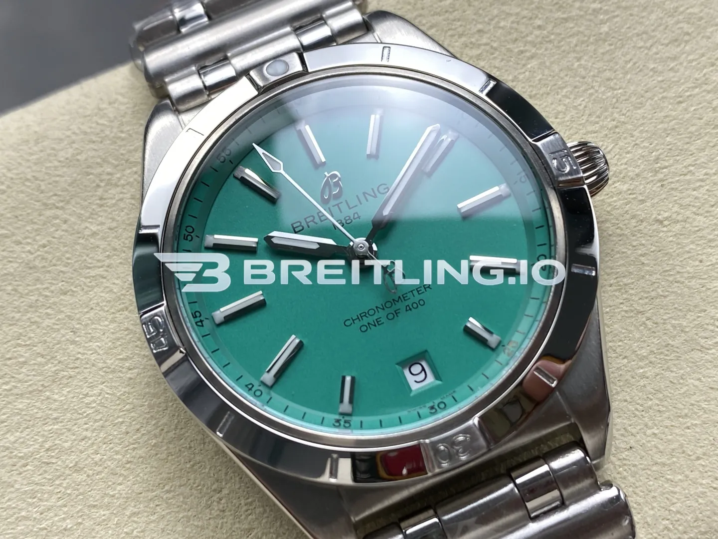 Breitling Chronomat 36 "Victoria Beckham" A103801A1L1A1 Mint Green Sunburst Dial Steel Bezel Replica Dial Detail 1