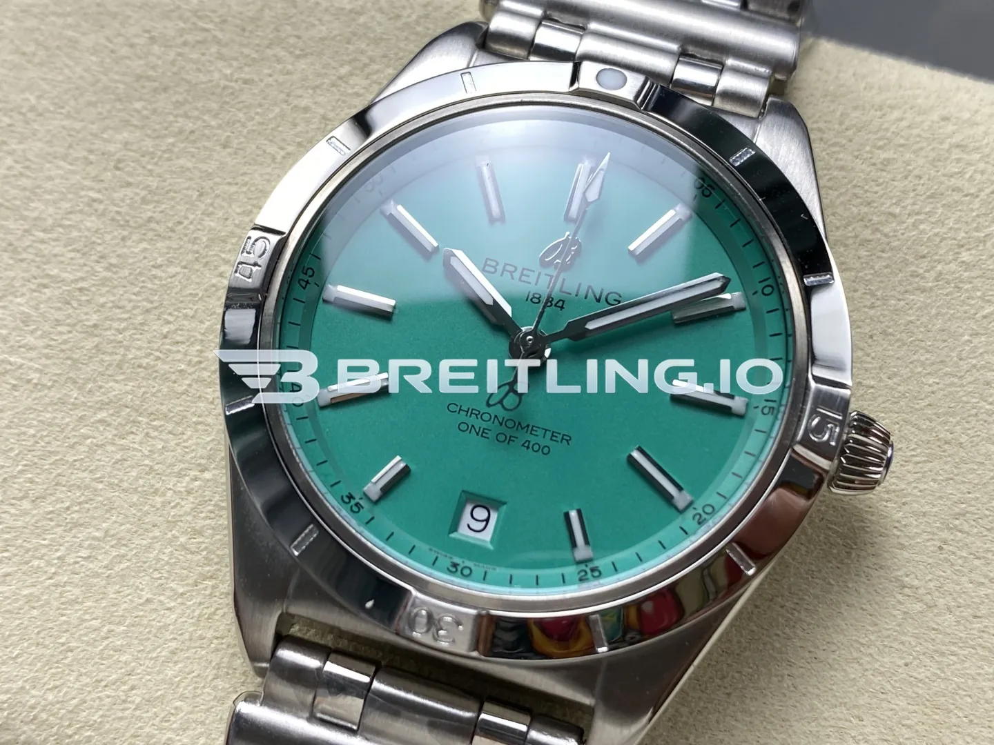 Breitling Chronomat 36 "Victoria Beckham" A103801A1L1A1 Mint Green Sunburst Dial Steel Bezel Replica Dial Detail 2