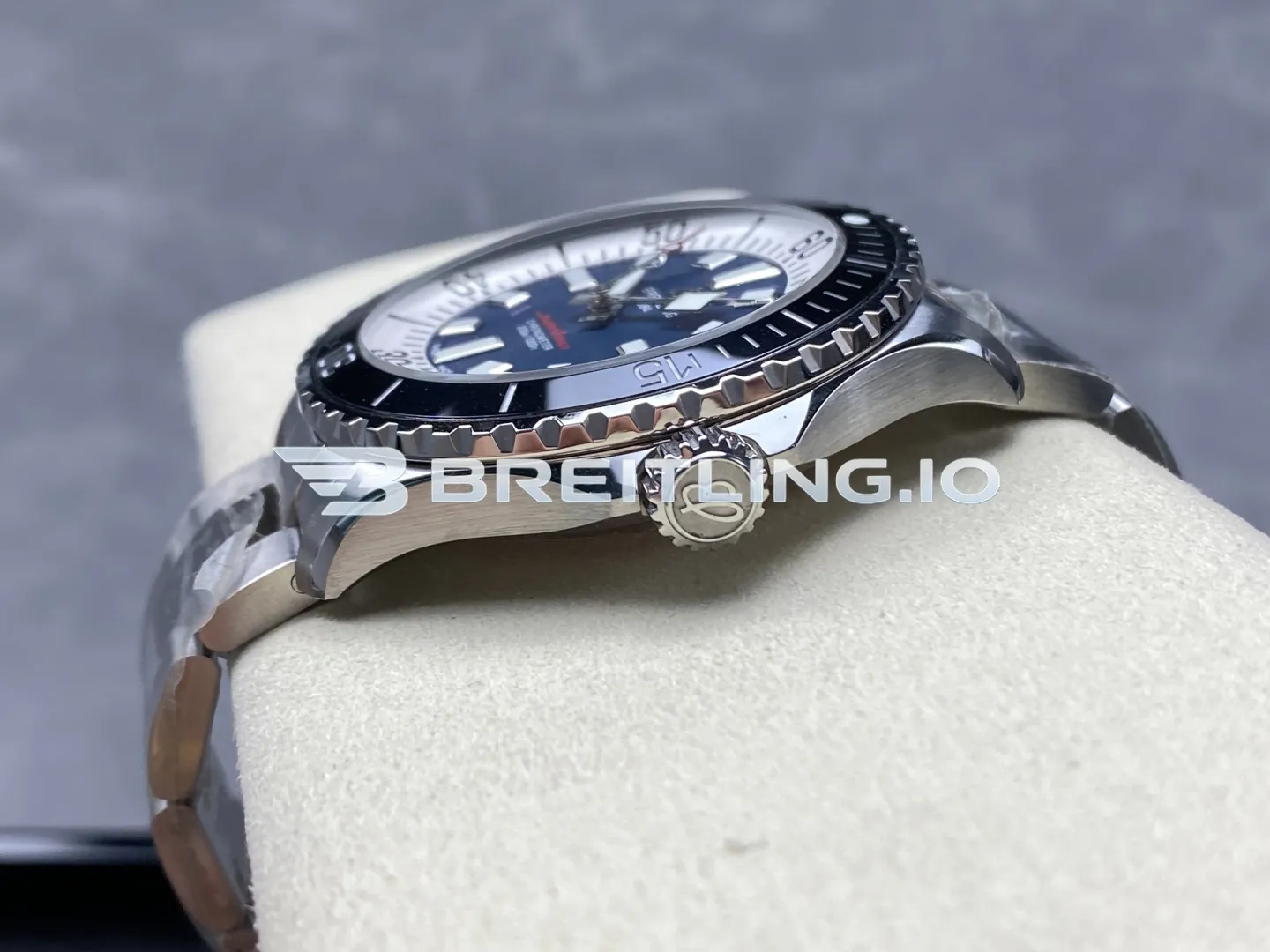 Breitling Superocean A17376211C1A1 44mm Deep Blue Sunburst Dial Black Ceramic Unidirectional Rotating Bezel Replica Right View