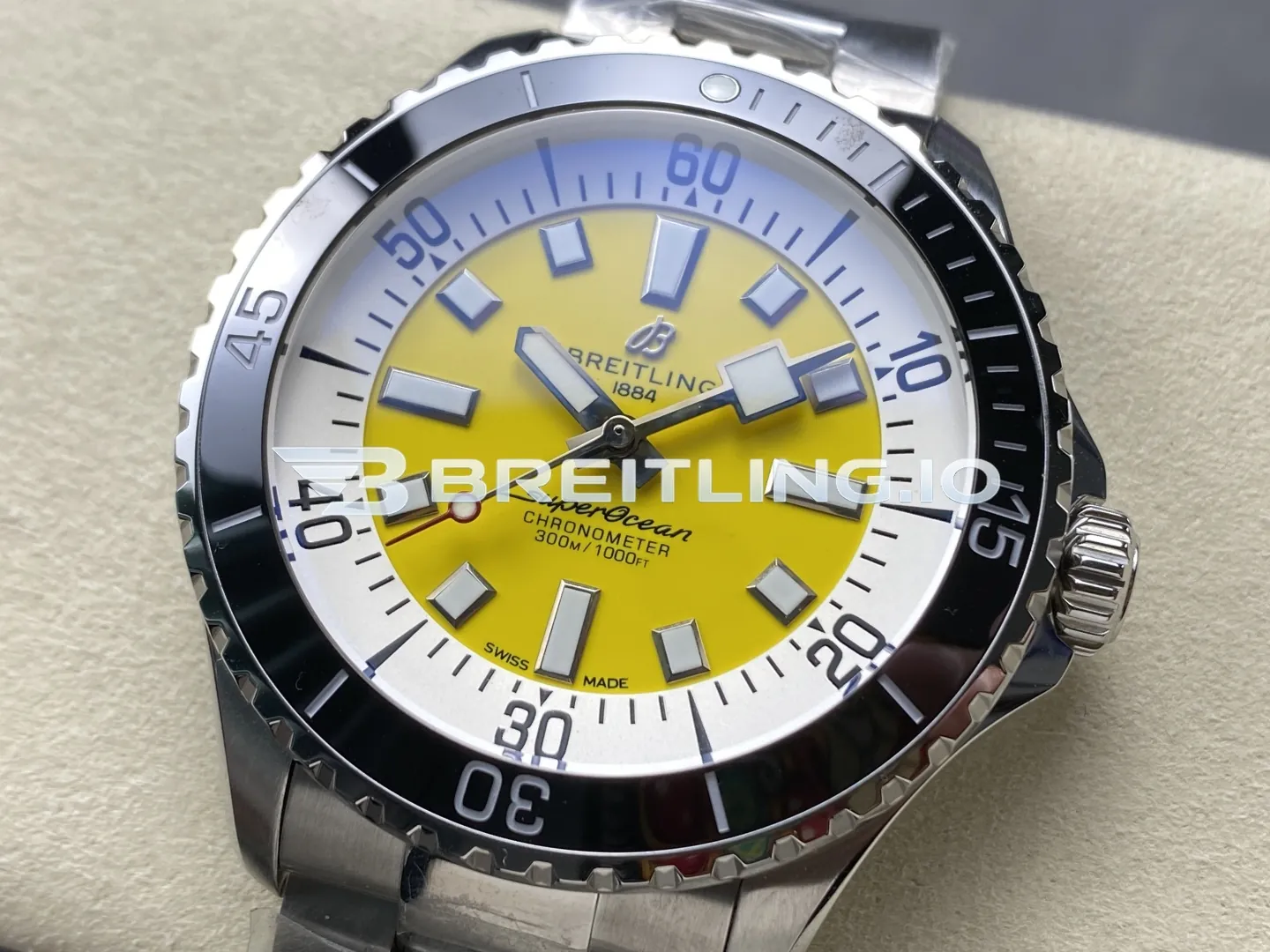 Breitling Superocean A17375211I1A1 42mm Bright Yellow Sunburst Dial Black Unidirectional Ceramic Rotating Bezel Replica Dial Detail 2
