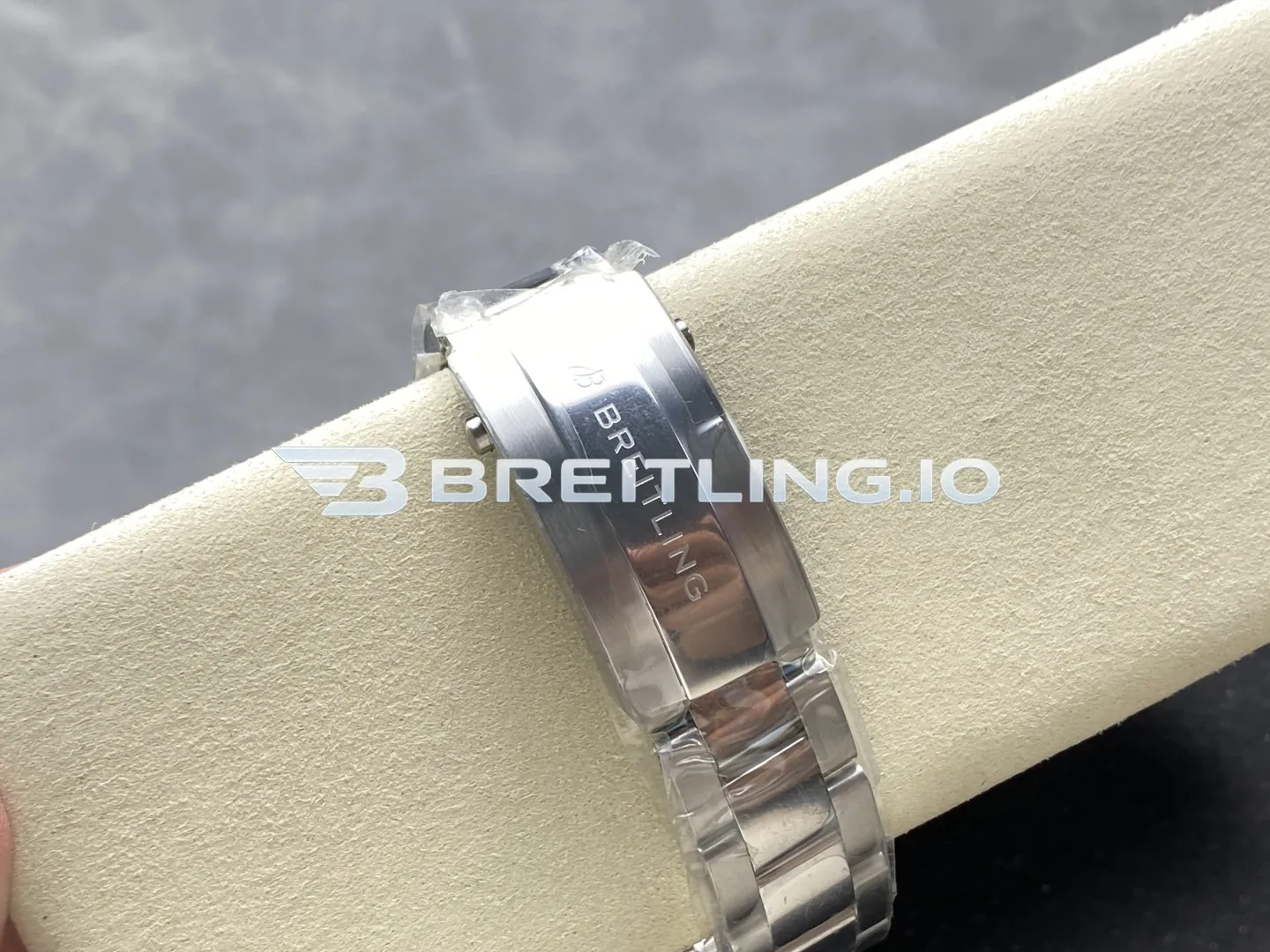 Breitling Superocean A17376211C1A1 44mm Deep Blue Sunburst Dial Black Ceramic Unidirectional Rotating Bezel Replica Strap And Clasp