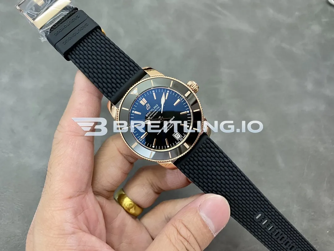 Breitling Superocean Heritage B20 RB2010121B1S1 42mm Deep Blue Sunburst Dial Black Ceramic Rotating Bezel Replica Side View