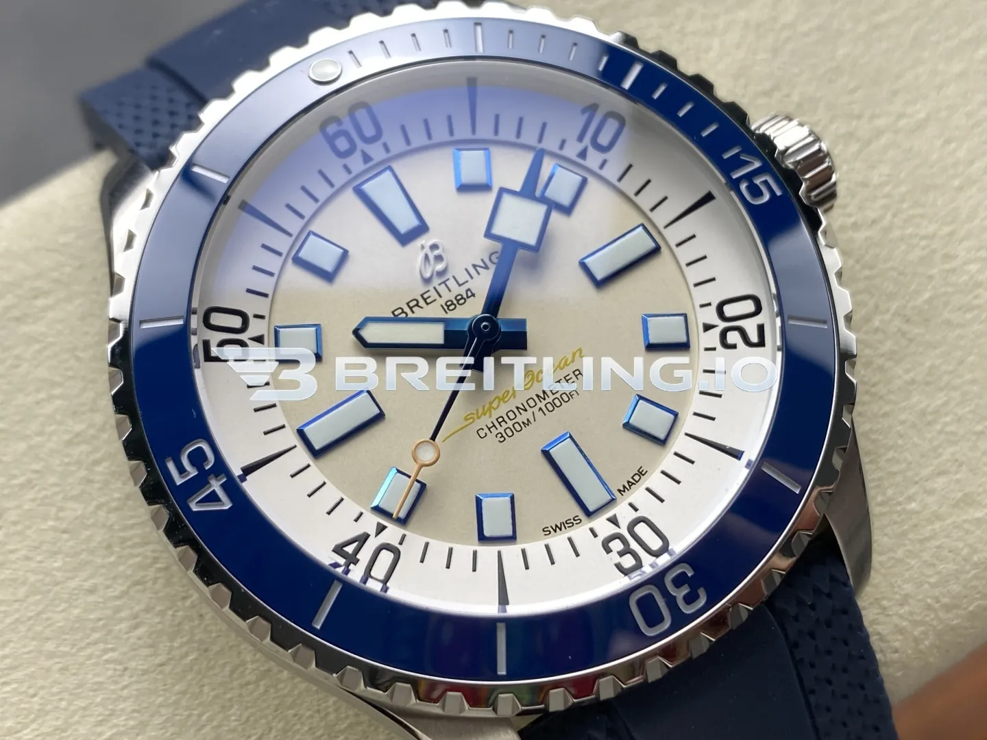 Breitling Superocean A17375E71G1S1 42mm Cream White Dial Blue Unidirectional Ceramic Rotating Bezel Replica Dial Detail 1