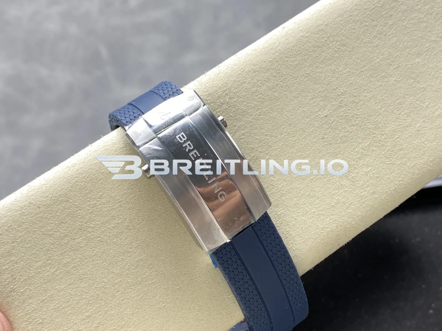 Breitling Superocean A17375E71G1S1 42mm Cream White Dial Blue Unidirectional Ceramic Rotating Bezel Replica Strap And Clasp