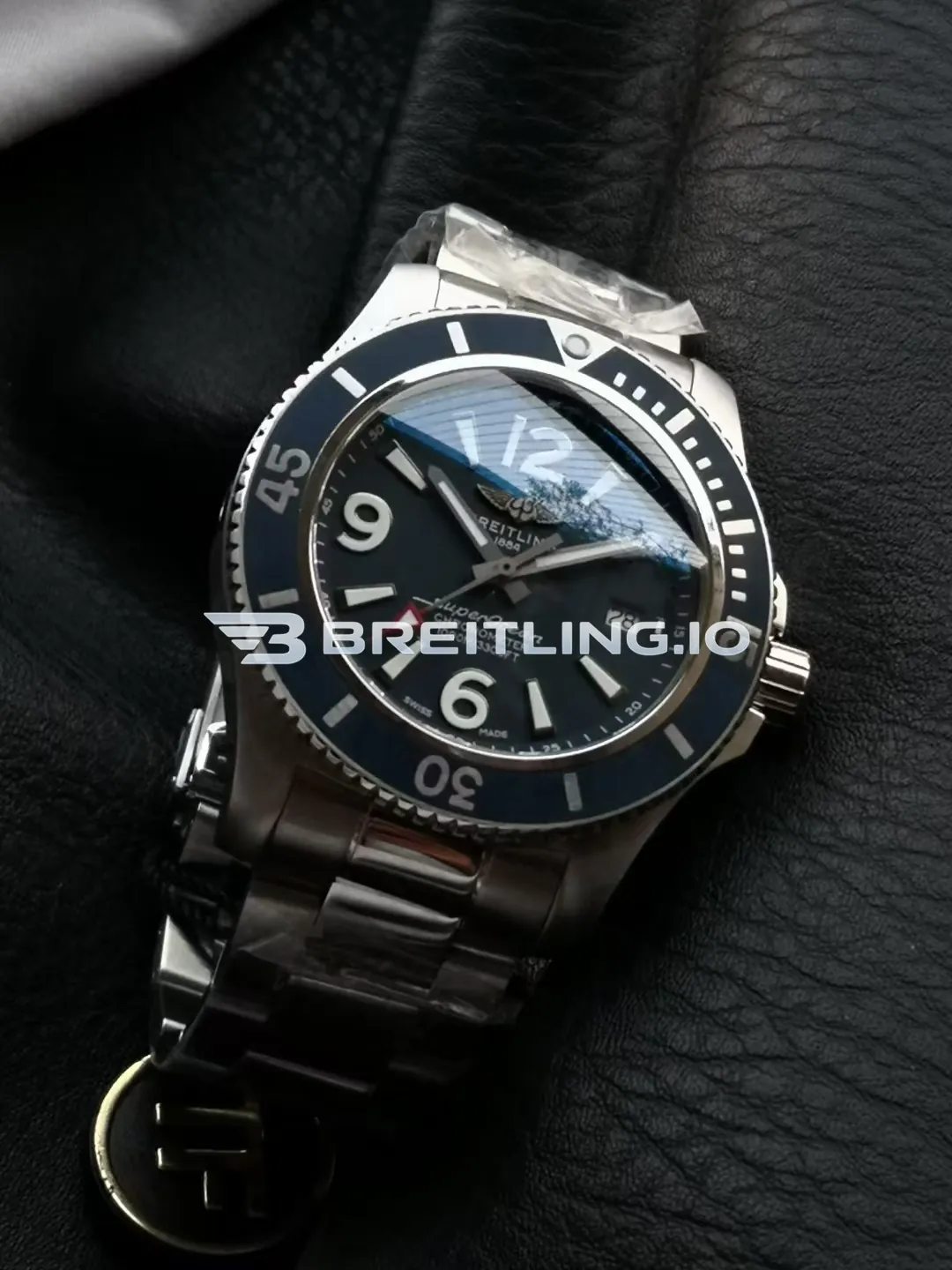 Breitling Superocean II A17366D81C1A1 42mm Dark Blue Matte Dial Blue Unidirectional Ceramic Rotating Bezel Replica Dial Detail 2