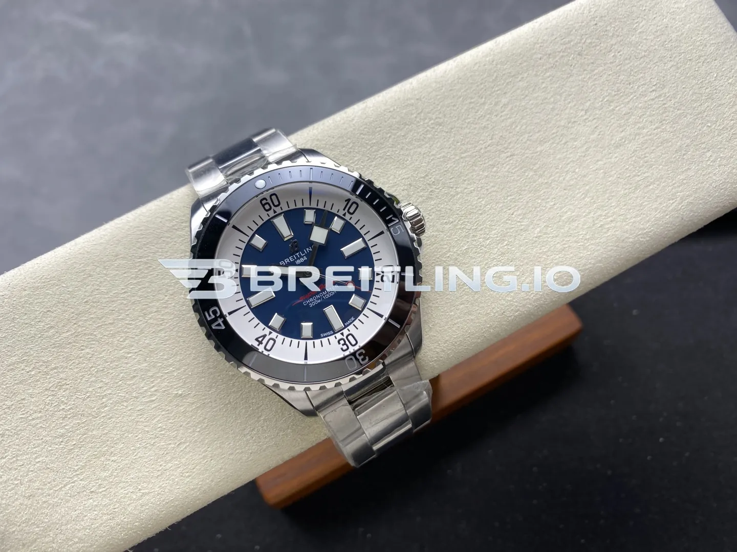 Breitling Superocean A17376211C1A1 44mm Deep Blue Sunburst Dial Black Ceramic Unidirectional Rotating Bezel Replica Side View 1
