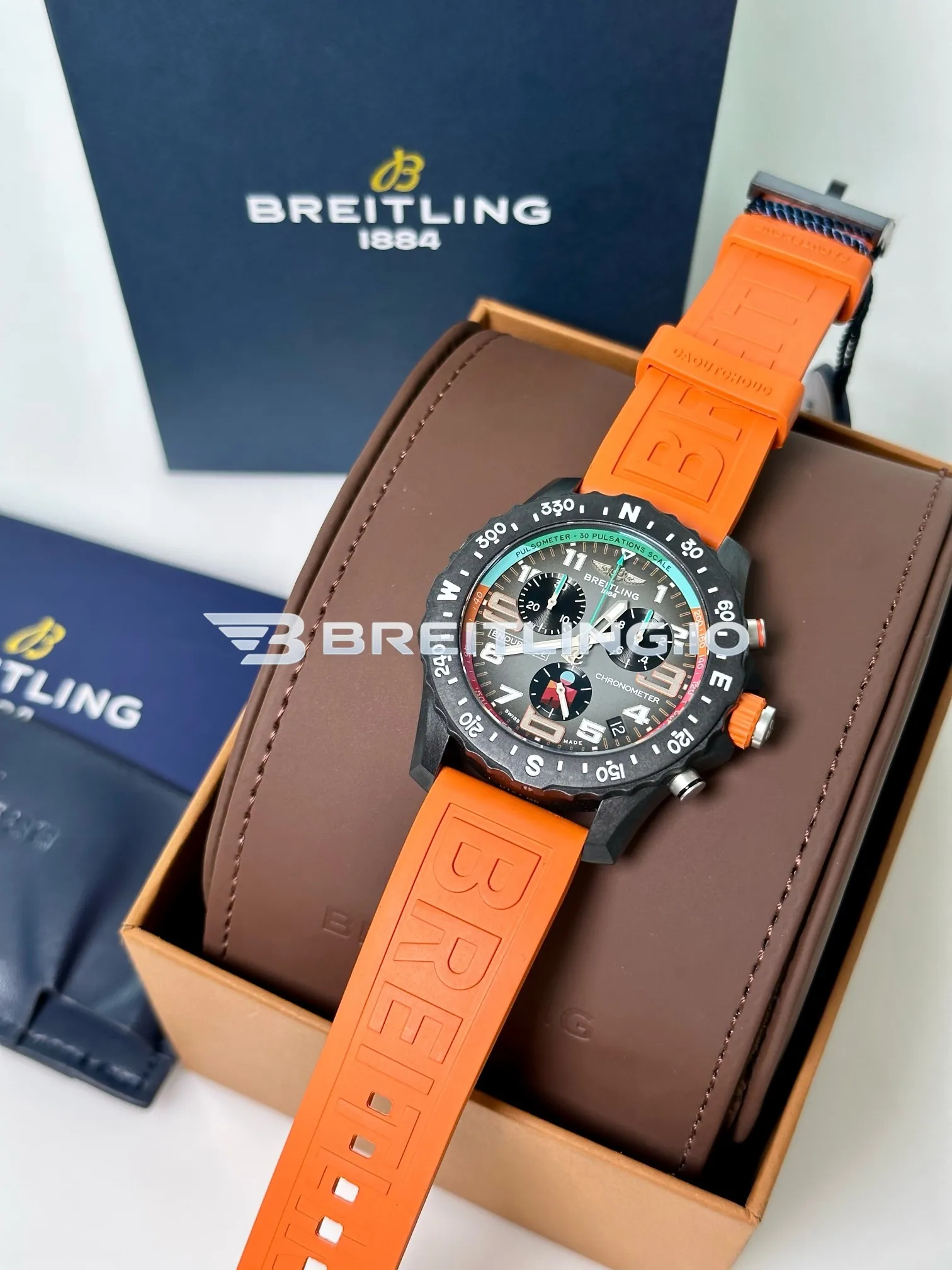 Breitling Professional Endurance Pro Ironman 70.3 X823101A1M1S1 44mm Grey Black Chronograph Dial Directional Compass Bezel Replica Dial Detail 3