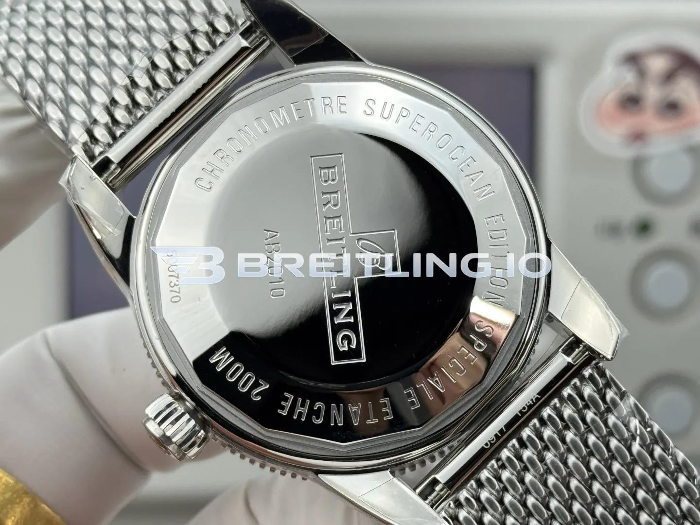 Breitling Superocean Heritage B20 UB2030121B1A1 44mm Black Sunburst Dial Two-Tone Rose Gold Case Black Ceramic Rotating Bezel Replica Back View