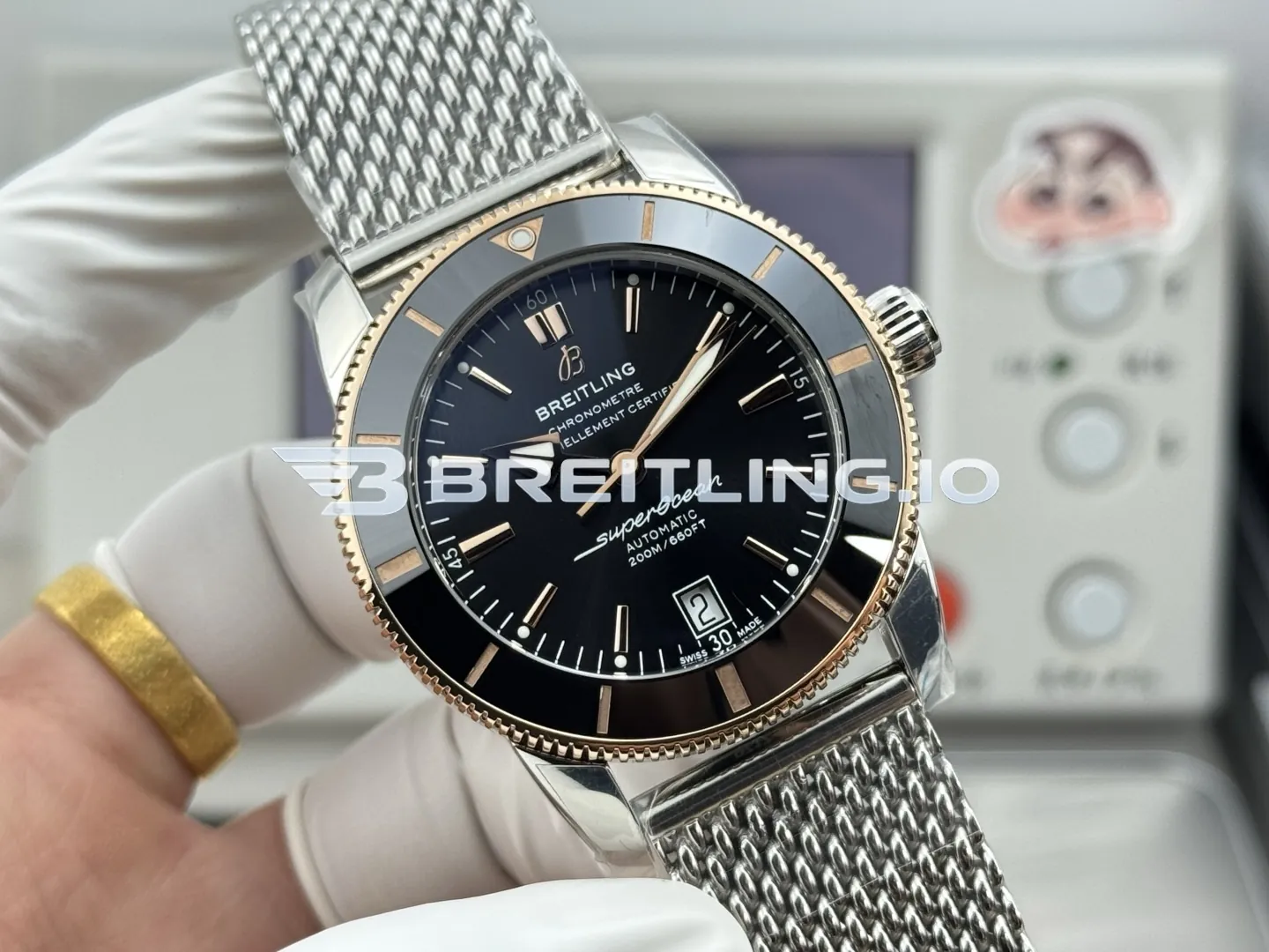 Breitling Superocean Heritage B20 UB2030121B1A1 44mm Black Sunburst Dial Two-Tone Rose Gold Case Black Ceramic Rotating Bezel Replica Side View 1