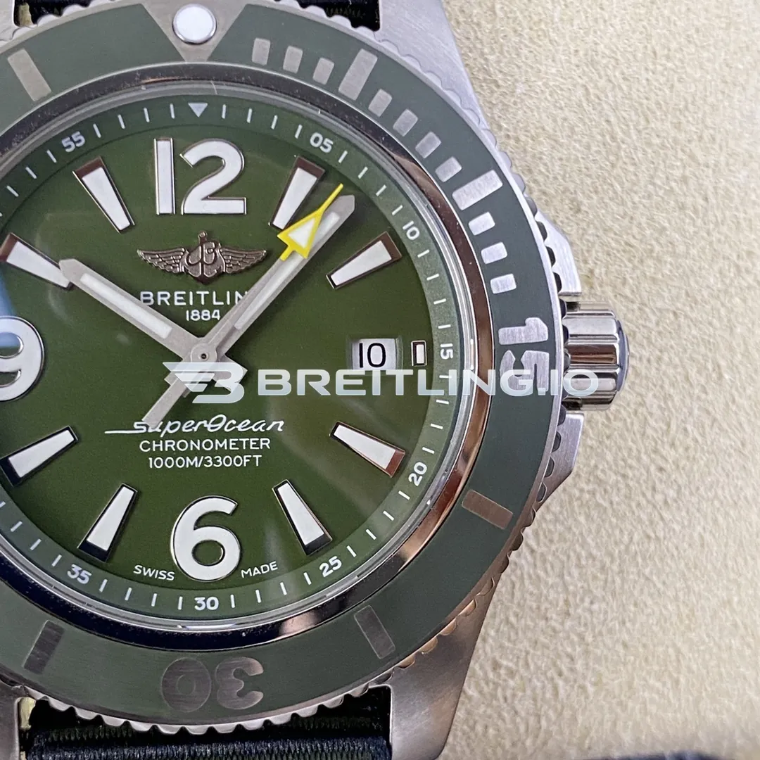 Breitling Superocean A17367A11L1W1 44mm Military Green Matte Dial Green Unidirectional Rotating Bezel Replica Dial Detail 1