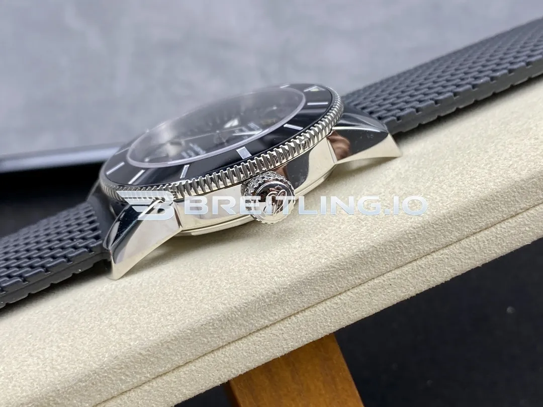 Breitling Superocean Heritage B20 AB2020121B1S1 46mm Black Sunburst Dial Black Ceramic Unidirectional Rotating Bezel Replica Right View