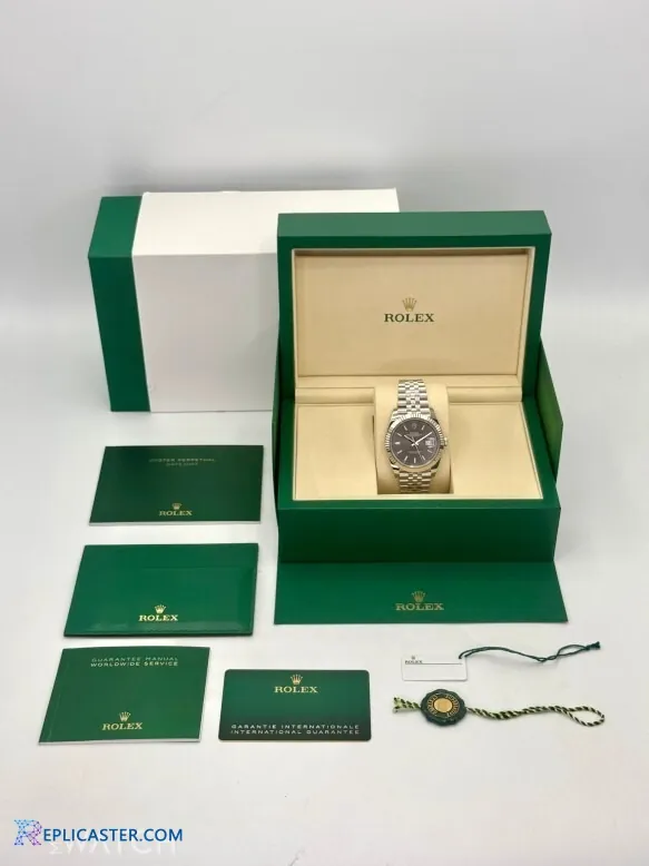 Datejust 41mm watch with date window