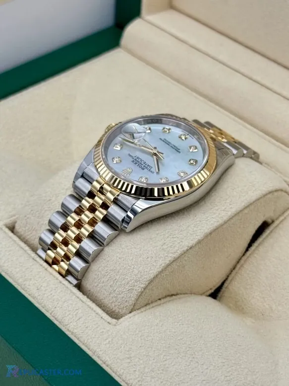 Datejust 36mm case and bezel detail